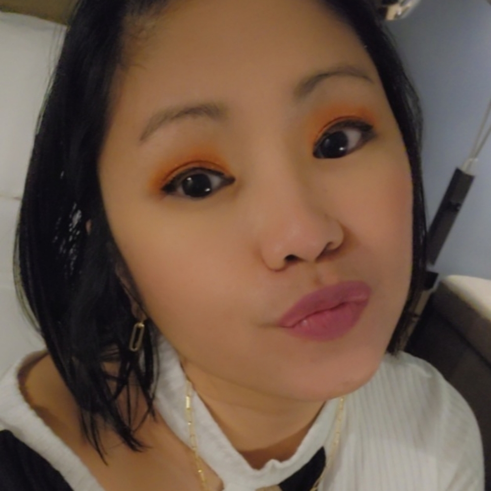 Meet your Posher, Liana